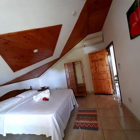 La Source Self Catering Hotel Диг Екстериор снимка